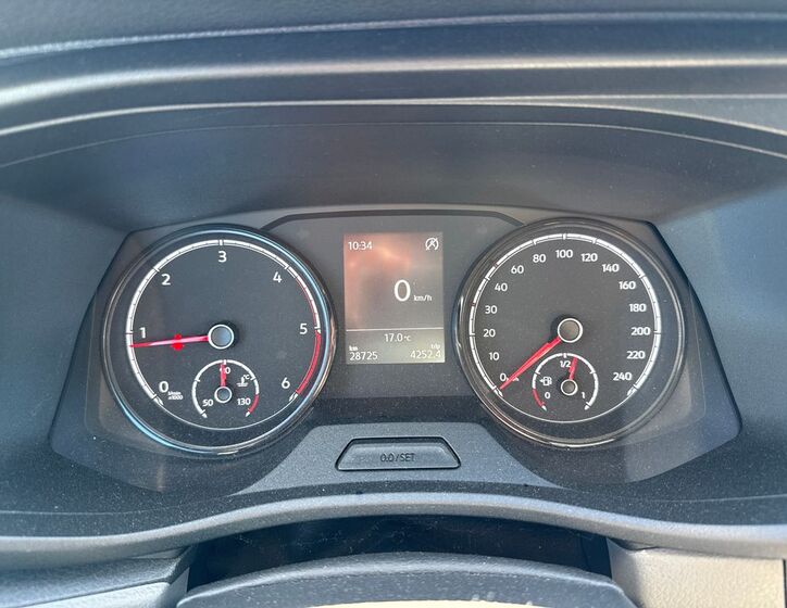 Volkswagen Caravelle 11