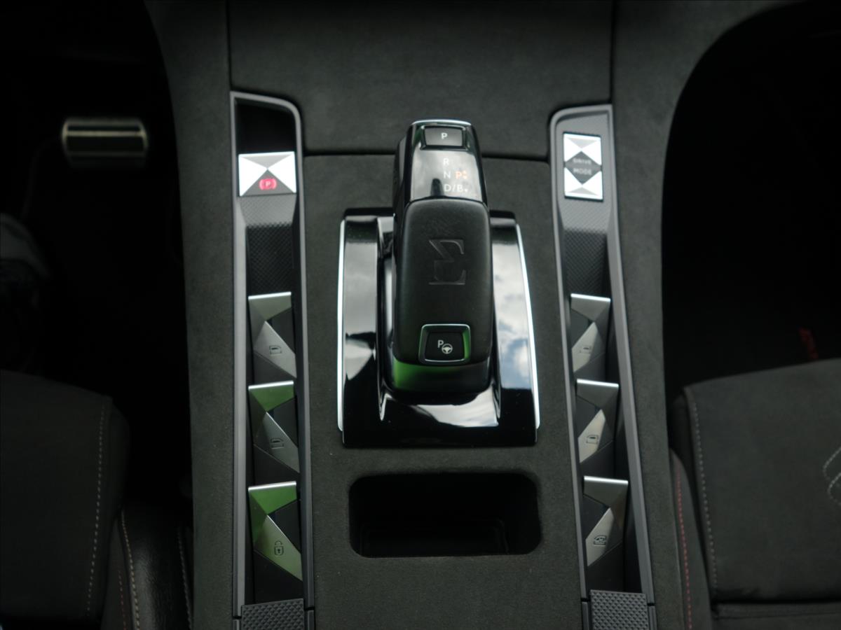 DS Automobiles DS7 Crossback