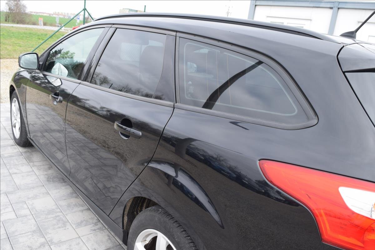 Ford Focus Kombi 998,0 92 kw