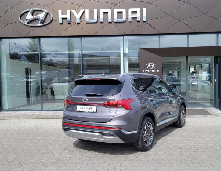 Hyundai Santa Fe SUV 1,6 l 195 kw