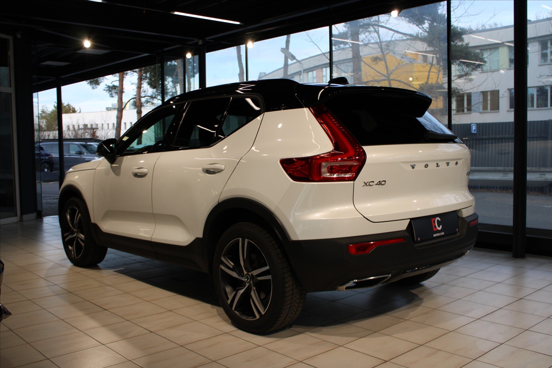 Volvo XC40 SUV / Terénní 2,0 l 140 kw