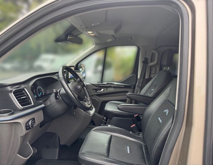 Ford Tourneo Custom 7