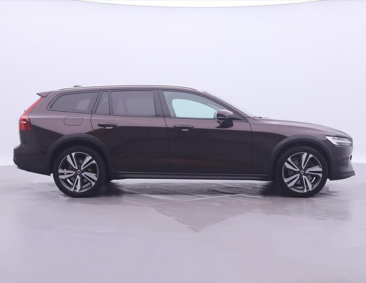 Volvo V60 8