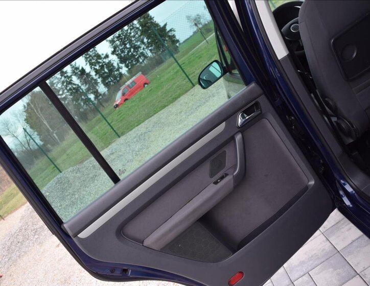 Volkswagen Touran Kombi 1,4 l 103 kw