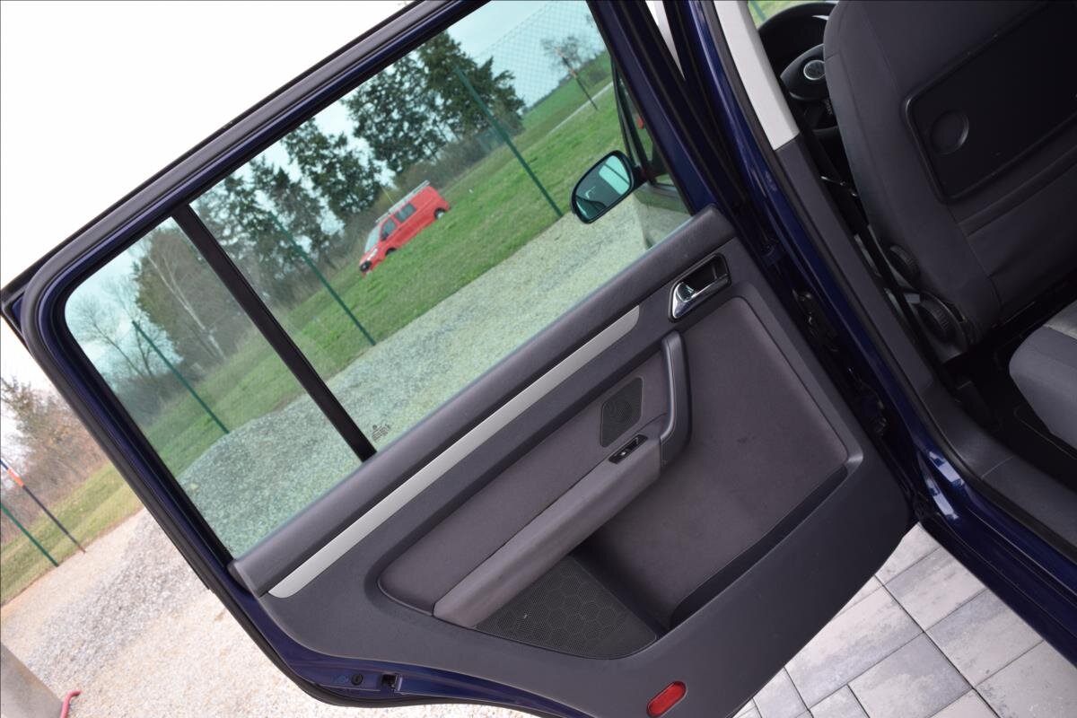 Volkswagen Touran Kombi 1,4 l 103 kw