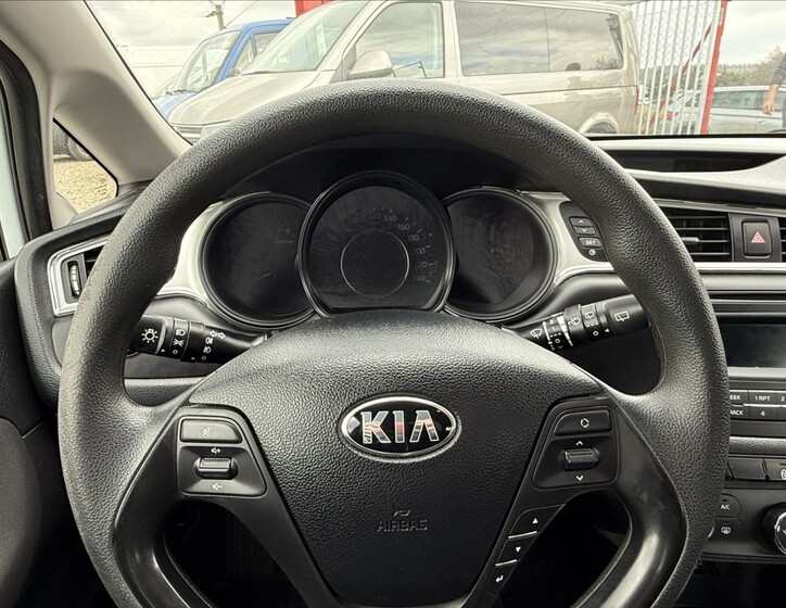 KIA Ceed 10