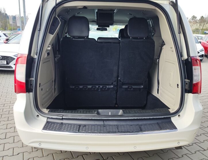 Lancia Voyager MPV 2,8 l 120 kw