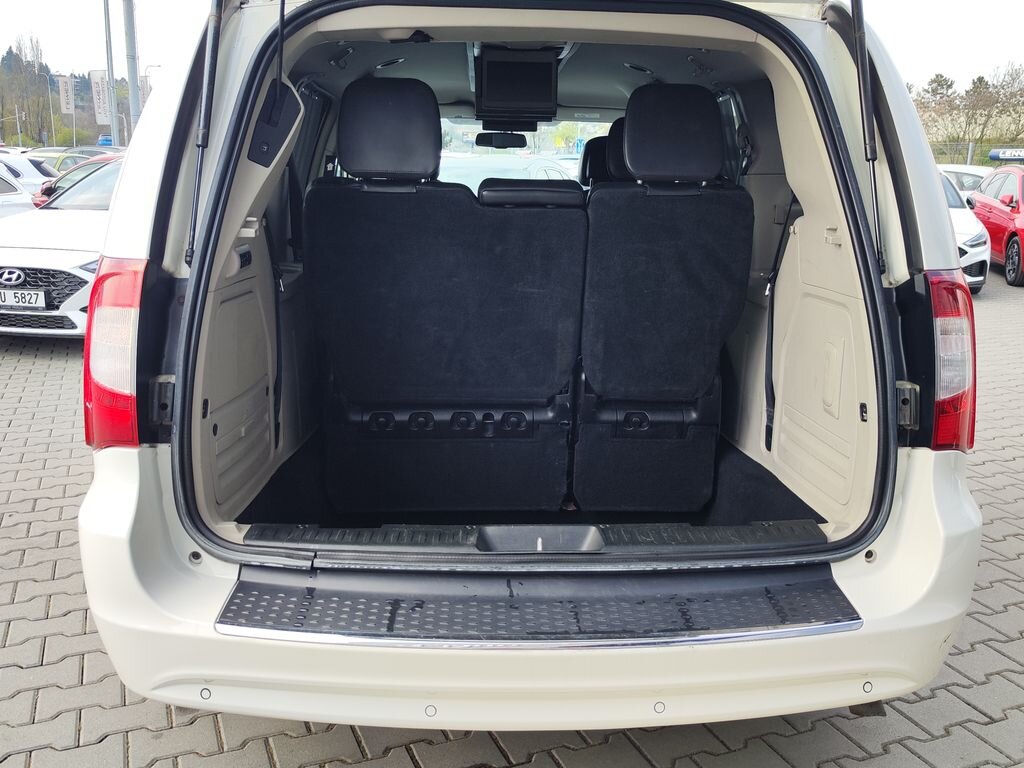 Lancia Voyager MPV 2,8 l 120 kw