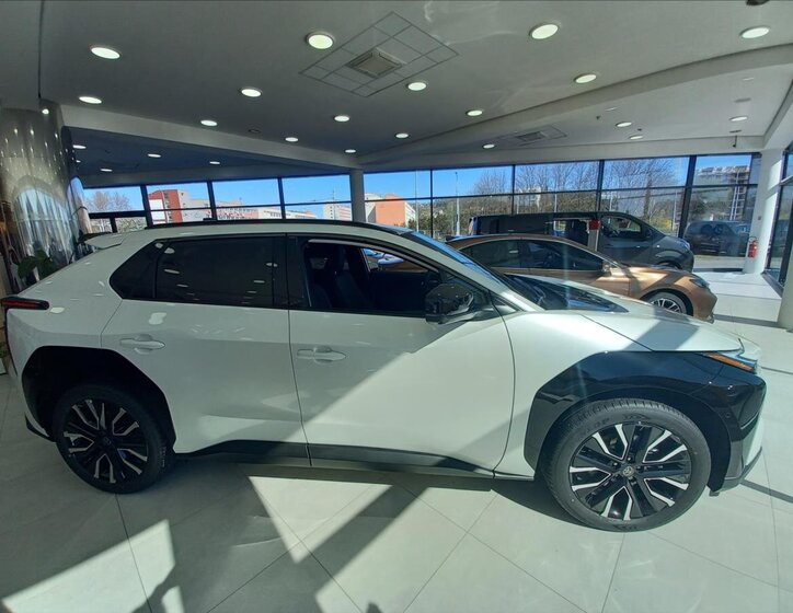 Toyota bZ4X SUV / Terénní 0,0 252 kw
