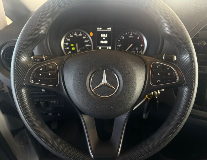 Mercedes-Benz Vito 12