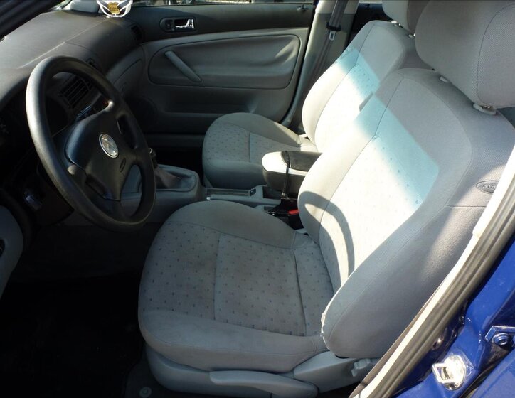 Volkswagen Passat Kombi 1,6 l 74 kw