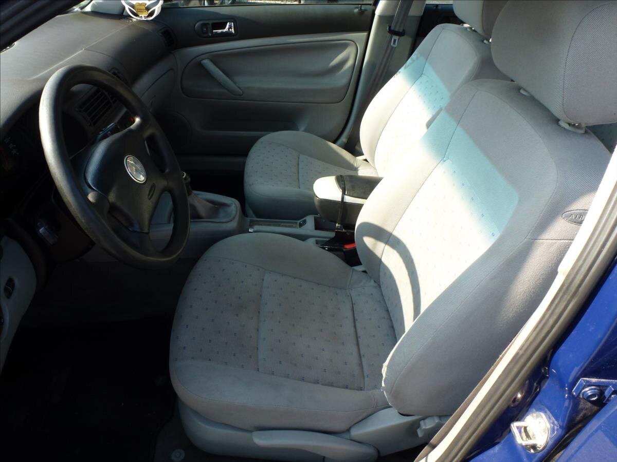 Volkswagen Passat Kombi 1,6 l 74 kw