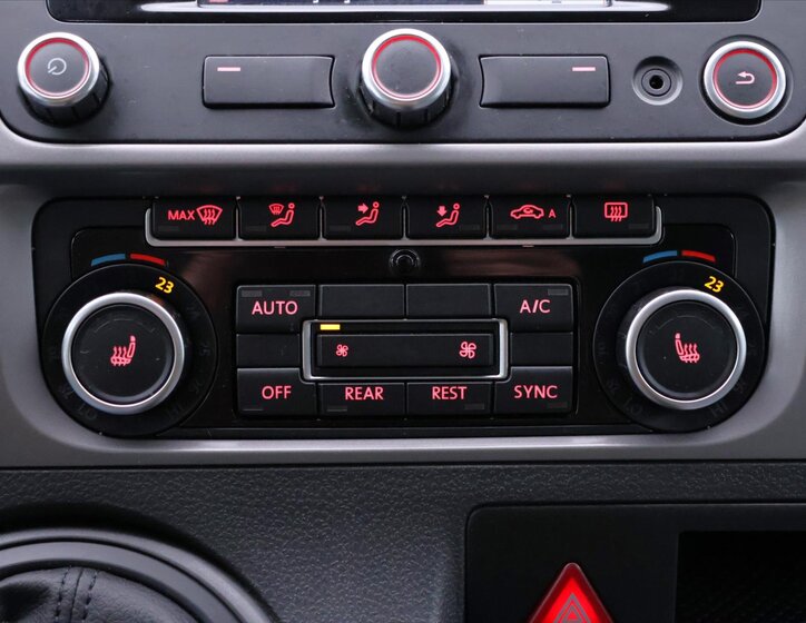 Volkswagen Caravelle 22