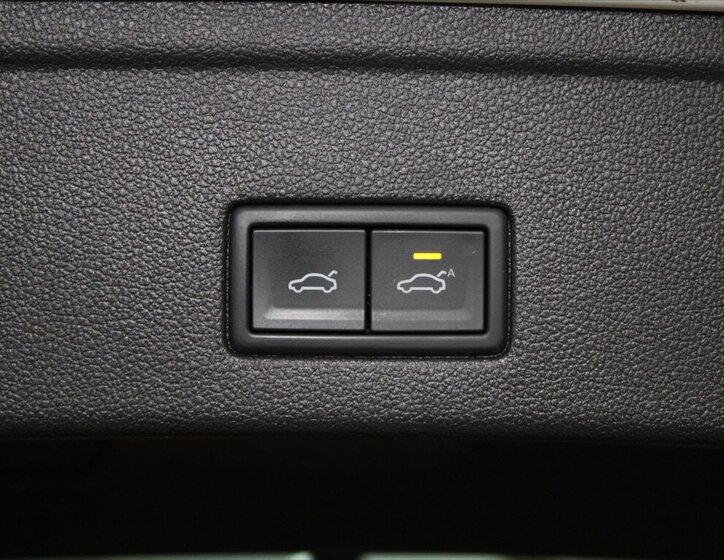 Volkswagen Touareg SUV / Terénní 3,0 l 210 kw