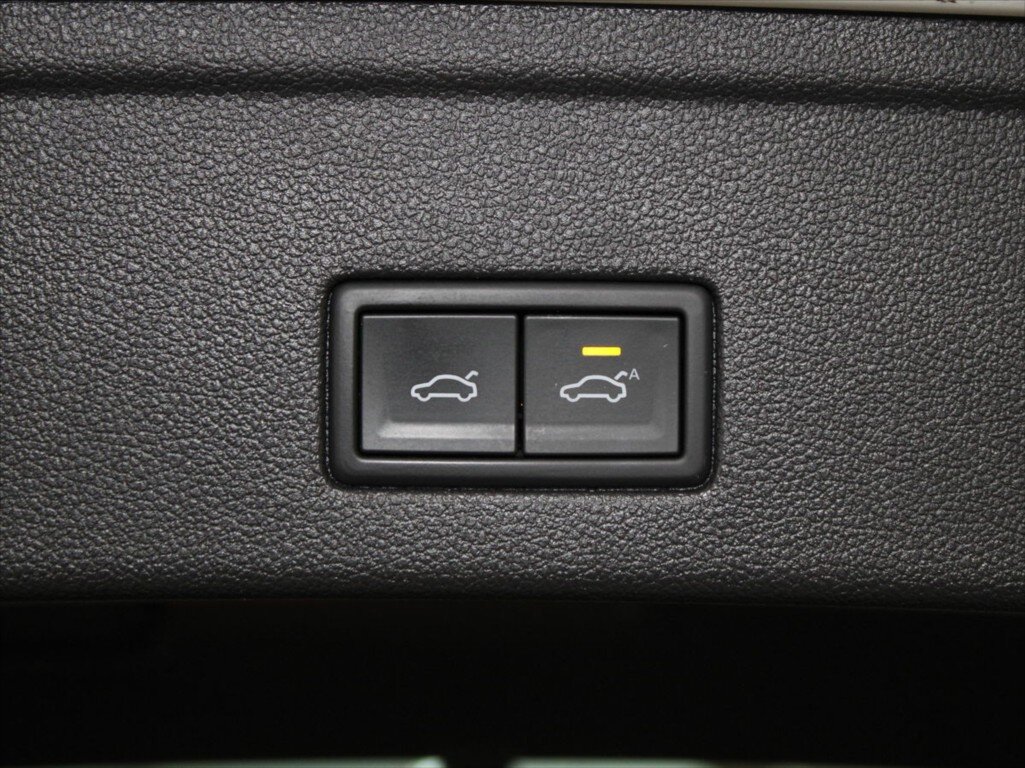 Volkswagen Touareg SUV / Terénní 3,0 l 210 kw