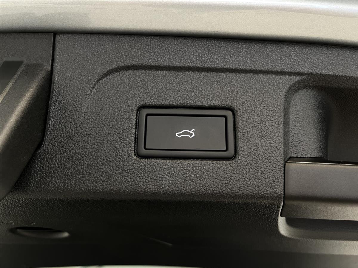 Volkswagen Touran MPV 1,5 l 110 kw