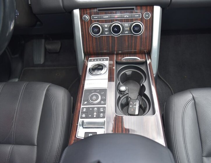 Land Rover Range Rover SUV / Terénní 4,4 l 250 kw