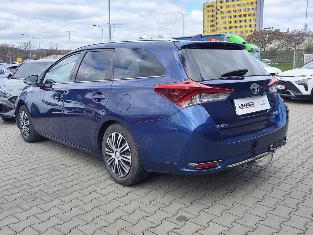 Toyota Auris Kombi 1,6 l 82 kw