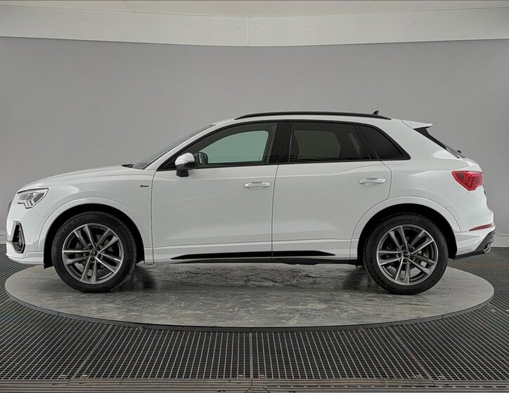 Audi Q3 SUV / Terénní 1,5 l 110 kw