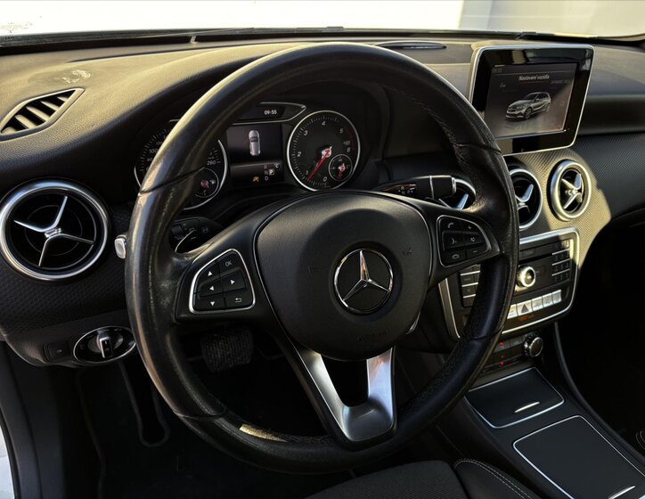 Mercedes-Benz Třídy A Hatchback 1,5 l 80 kw