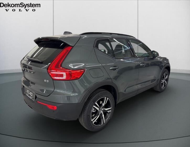 Volvo XC40 3