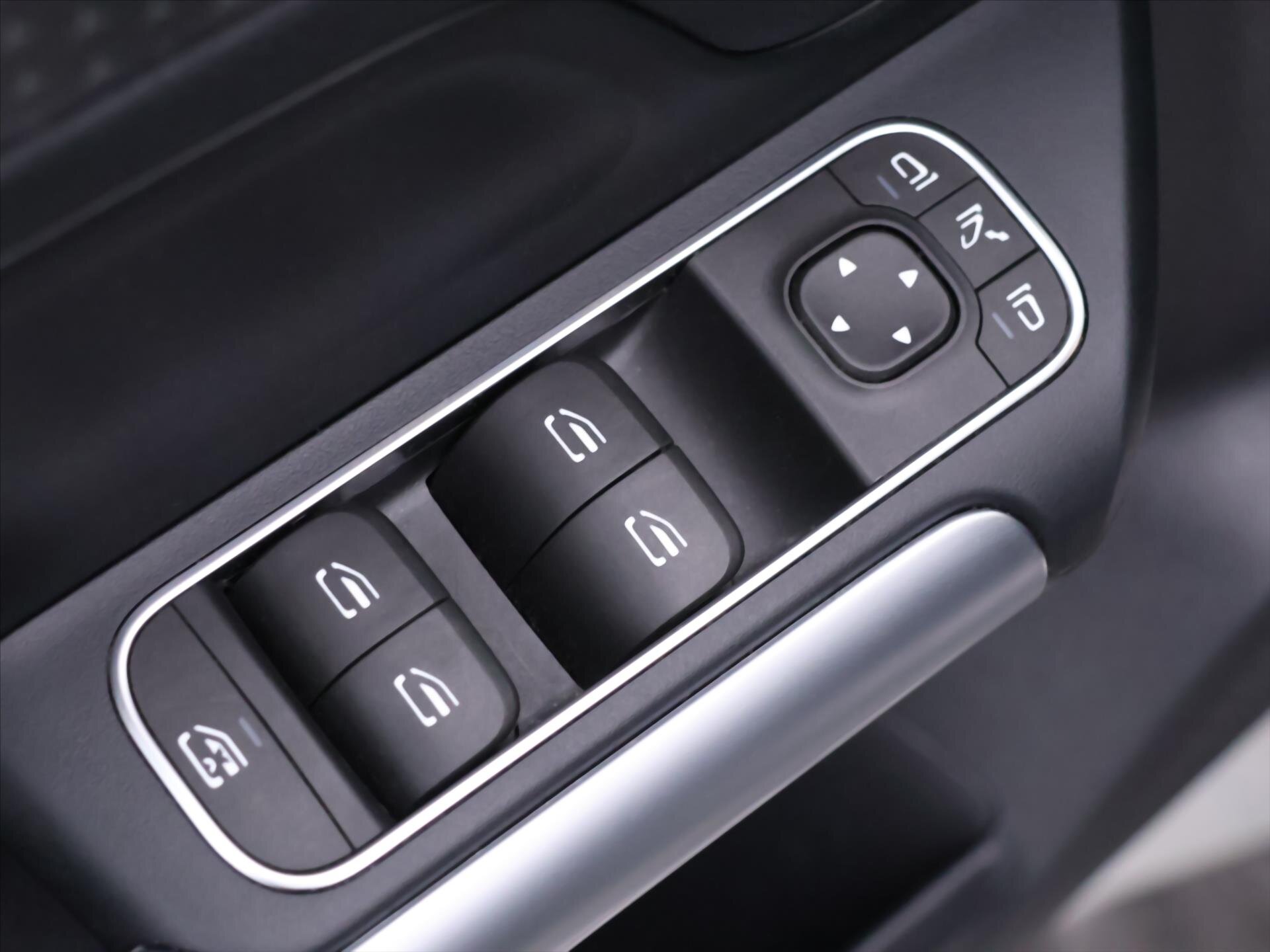 Mercedes-Benz GLA SUV / Terénní 2,0 l 165 kw