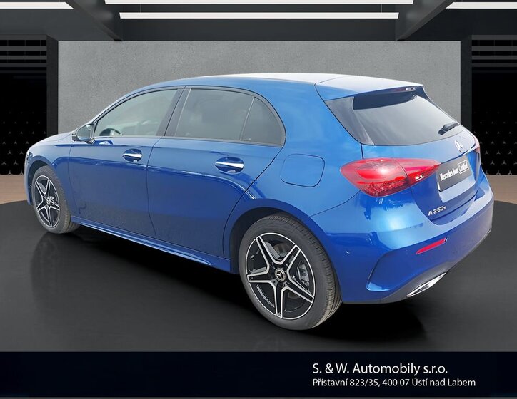 Mercedes-Benz Třídy A Hatchback 1,3 l 120 kw