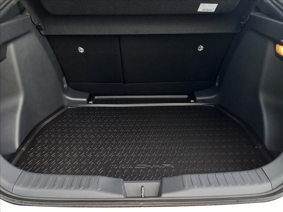 Toyota C-HR SUV 1,8 l 103 kw