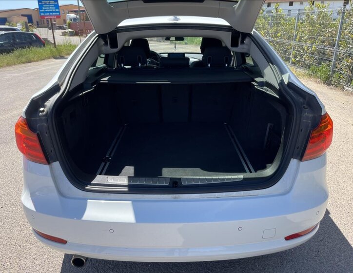 BMW Řada 3 Sedan / Limuzína 2,0 l 135 kw