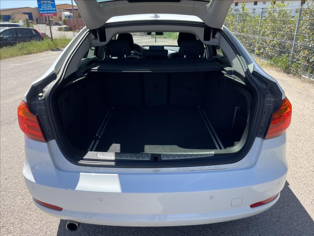 BMW Řada 3 Sedan / Limuzína 2,0 l 135 kw