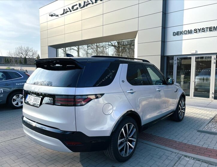 Land Rover Discovery 5