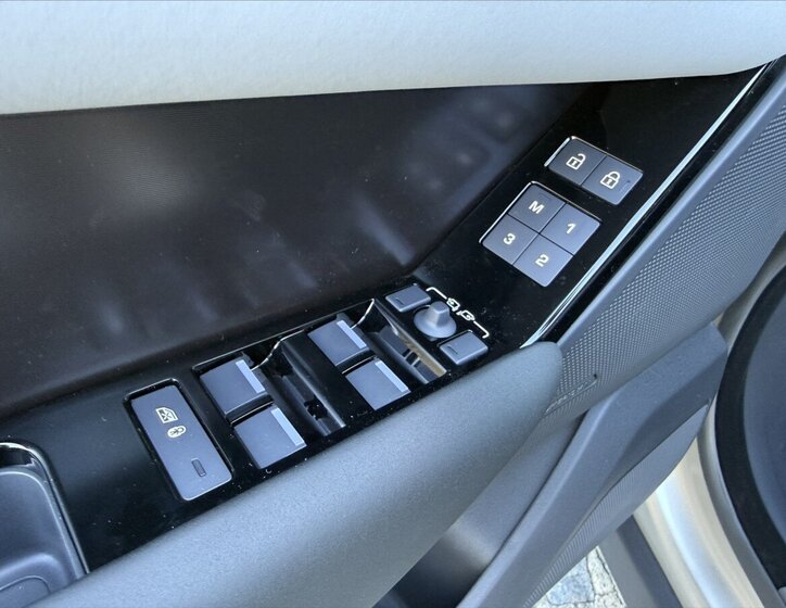 Land Rover Range Rover Velar SUV / Terénní 3,0 l 221 kw