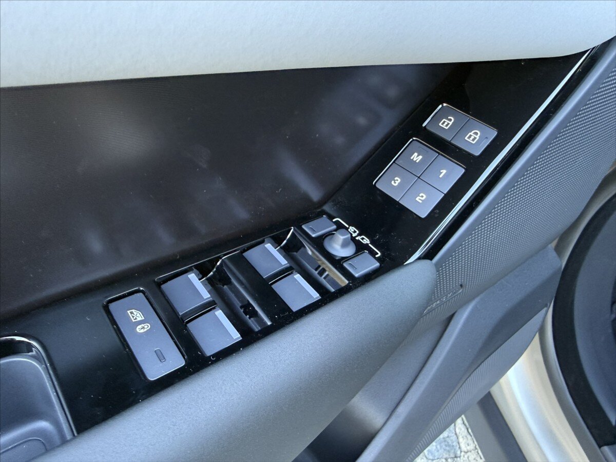 Land Rover Range Rover Velar SUV / Terénní 3,0 l 221 kw