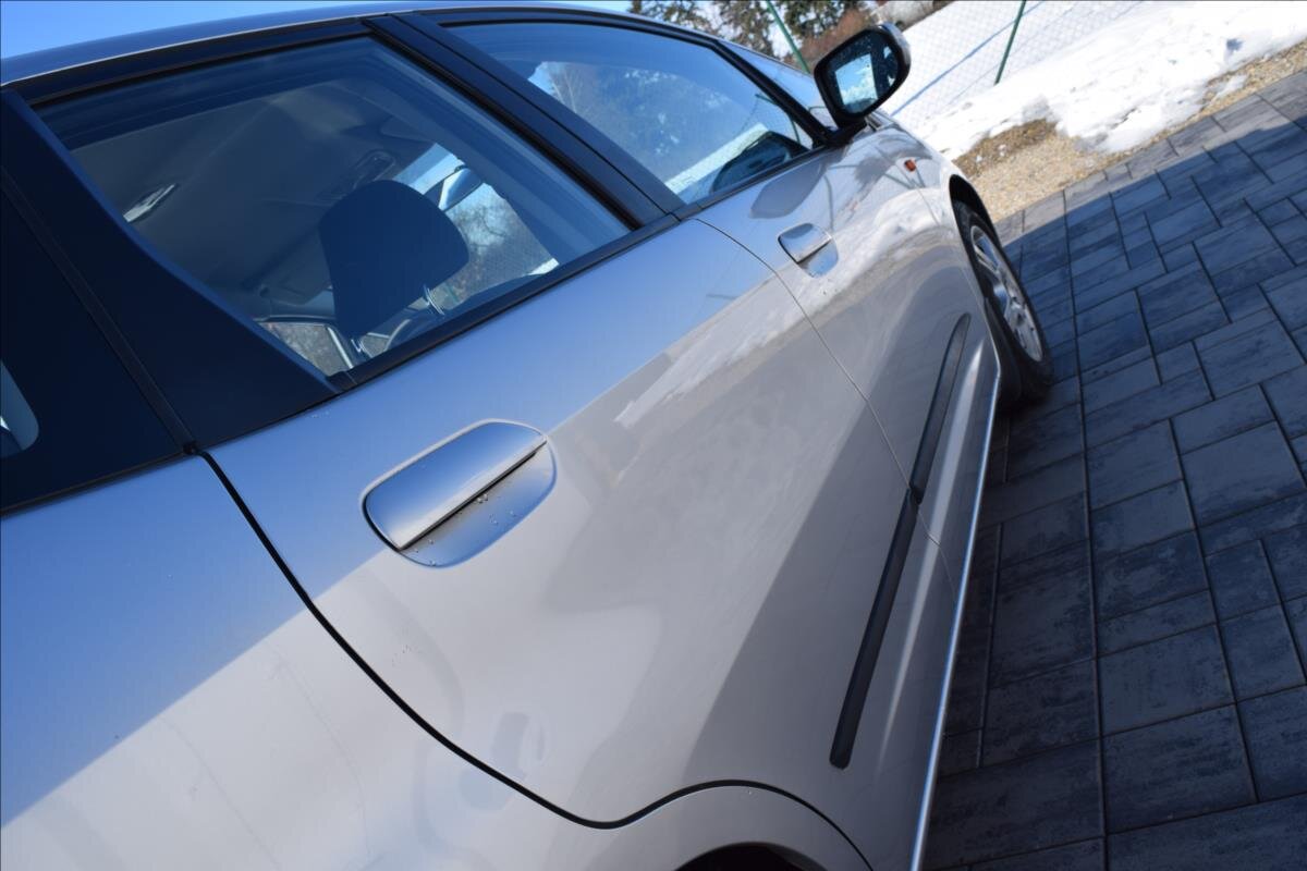 Honda Jazz Hatchback 1,2 l 66 kw