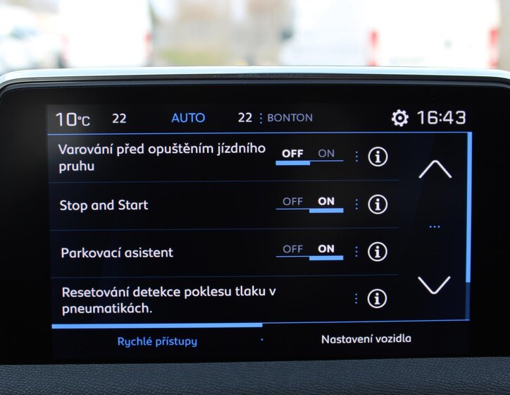 Peugeot 3008 SUV / Terénní 1,5 l 96 kw