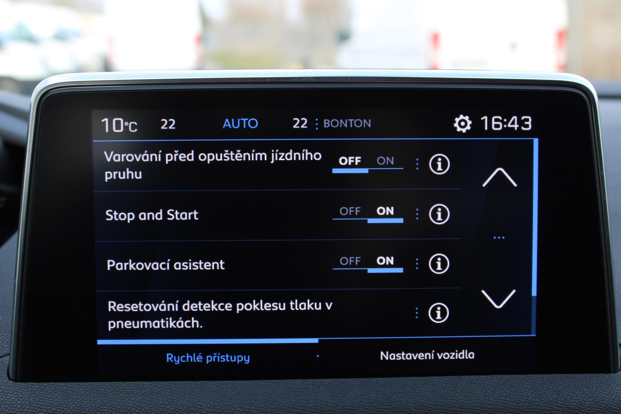 Peugeot 3008 SUV / Terénní 1,5 l 96 kw