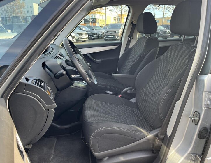 Citroën C4 Picasso 9