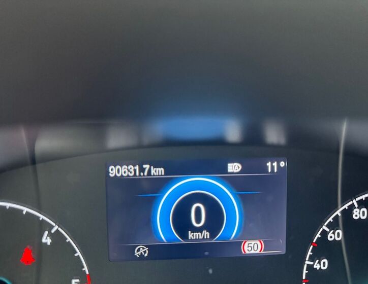 Ford Tourneo Custom 13