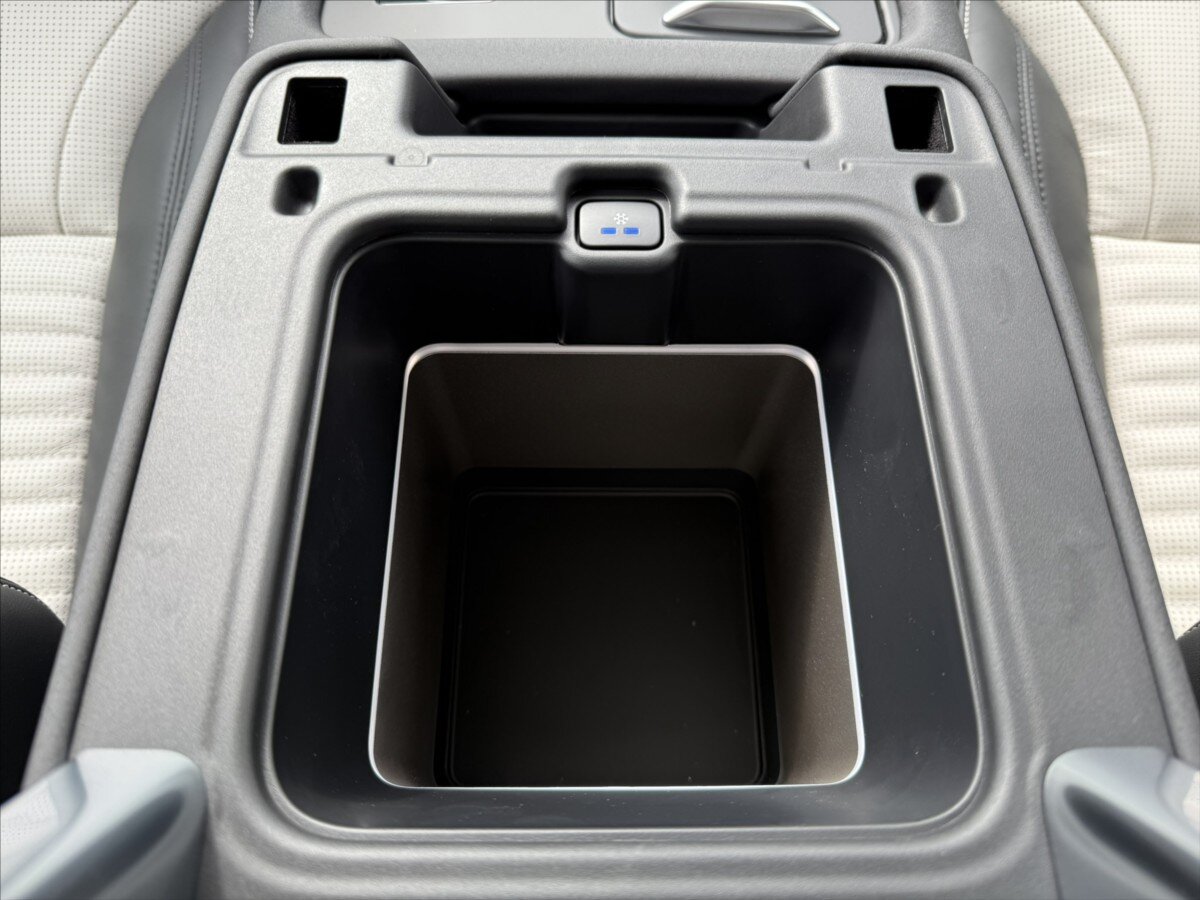 Land Rover Discovery SUV / Terénní 3,0 l 257 kw