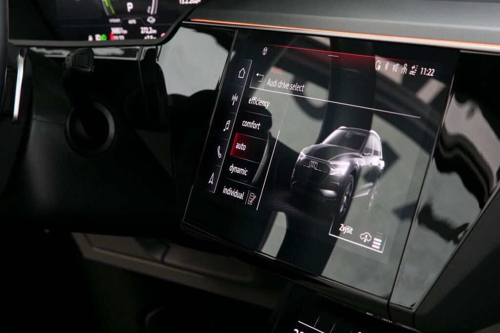 Audi e-tron SUV 0,0 300 kw