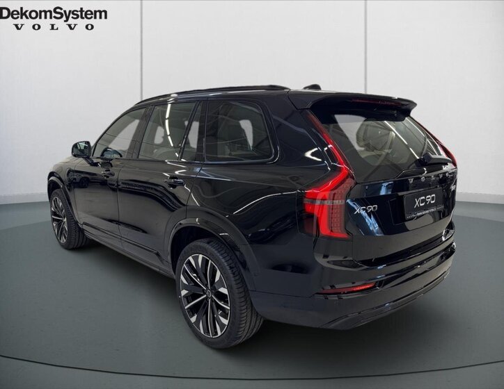 Volvo XC90 4
