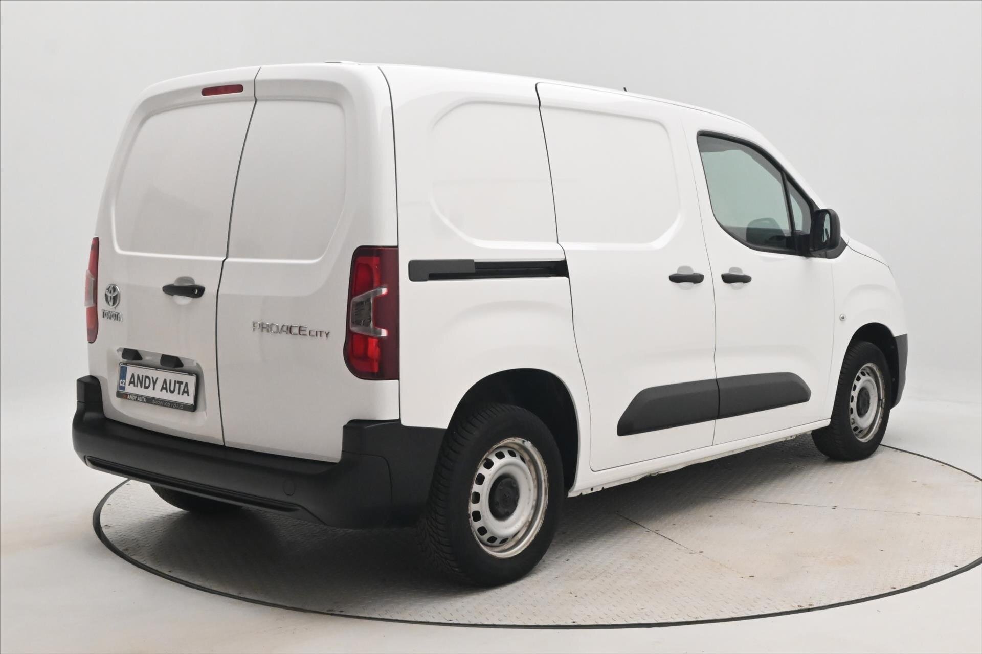 Toyota ProAce Skříň 1,5 l 75 kw