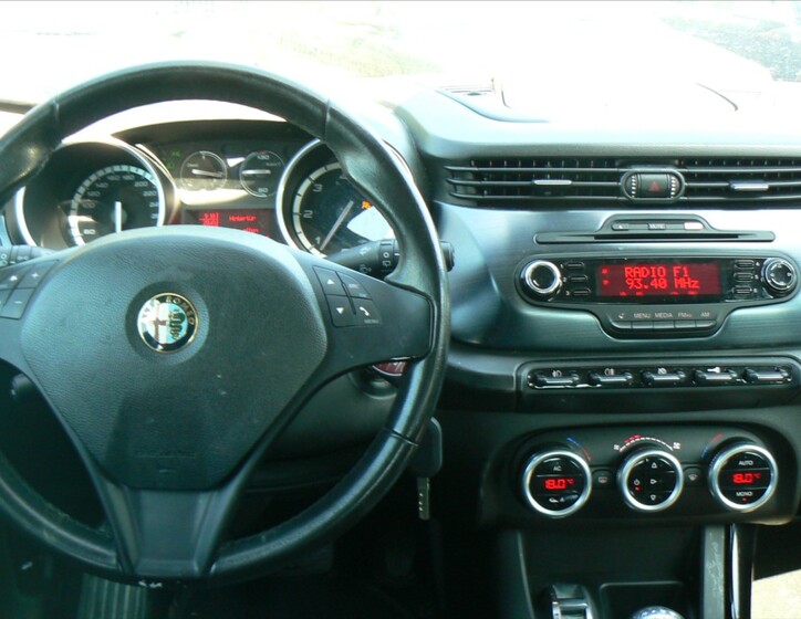 Alfa Romeo Giulietta 12