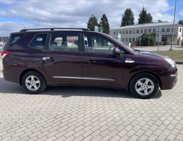 SsangYong Rodius SUV / Terénní 2,0 l 114 kw