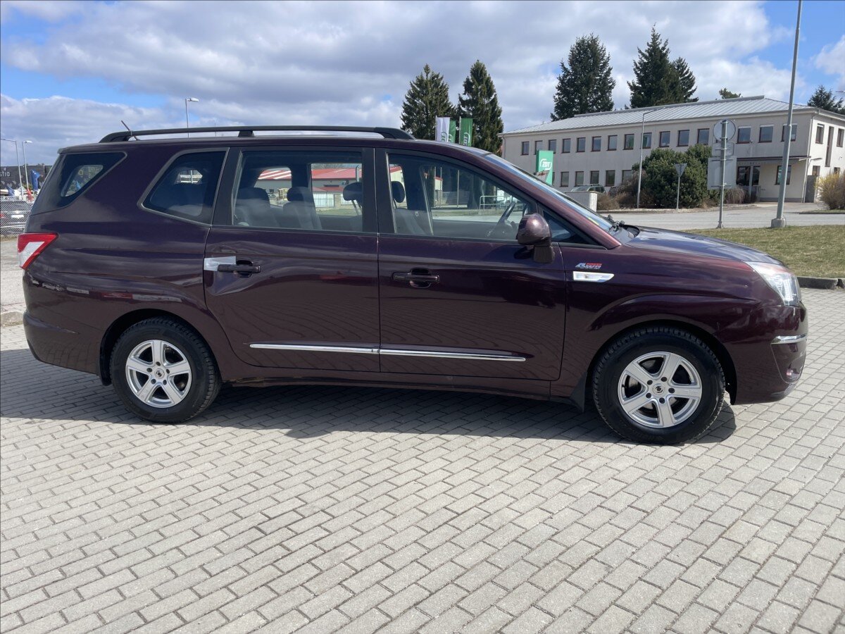 SsangYong Rodius SUV / Terénní 2,0 l 114 kw