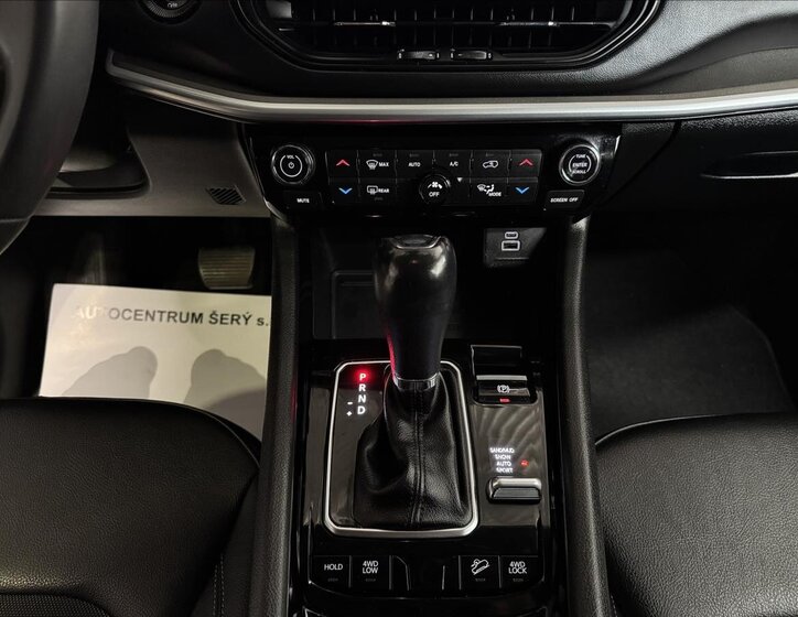 Jeep Compass SUV / Terénní 1,3 l 140 kw