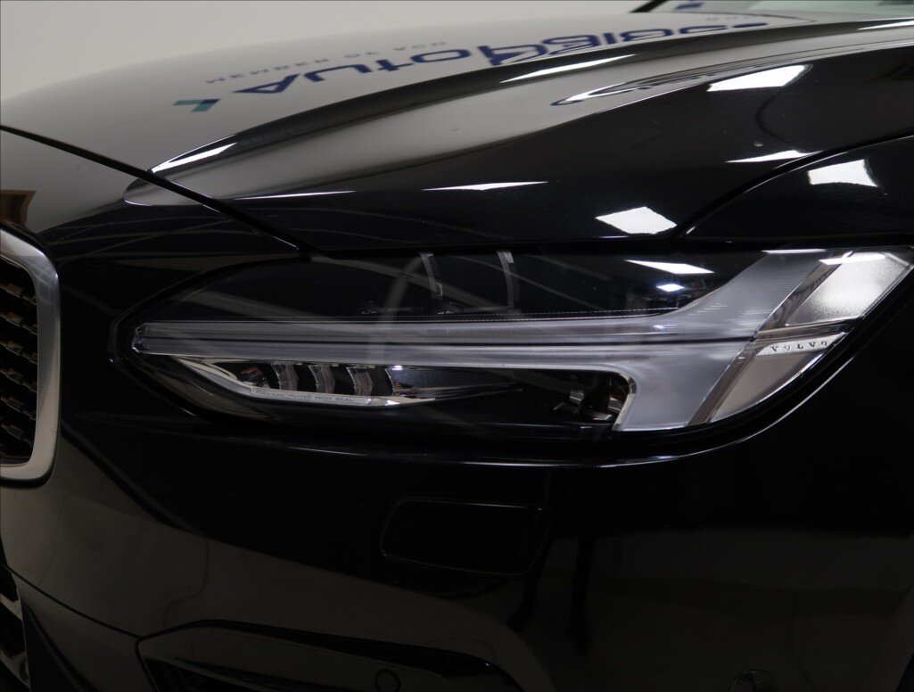 Volvo S90 Sedan / Limuzína 2,0 l 235 kw