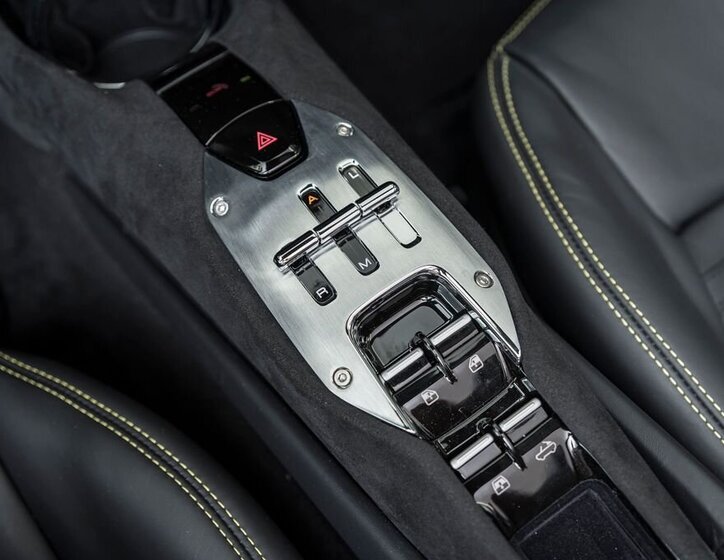 Ferrari Ostatní Kupé 3,0 l 610 kw