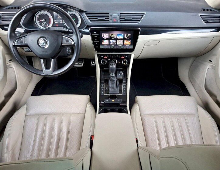 Škoda Superb Sedan / Limuzína 2,0 l 206 kw