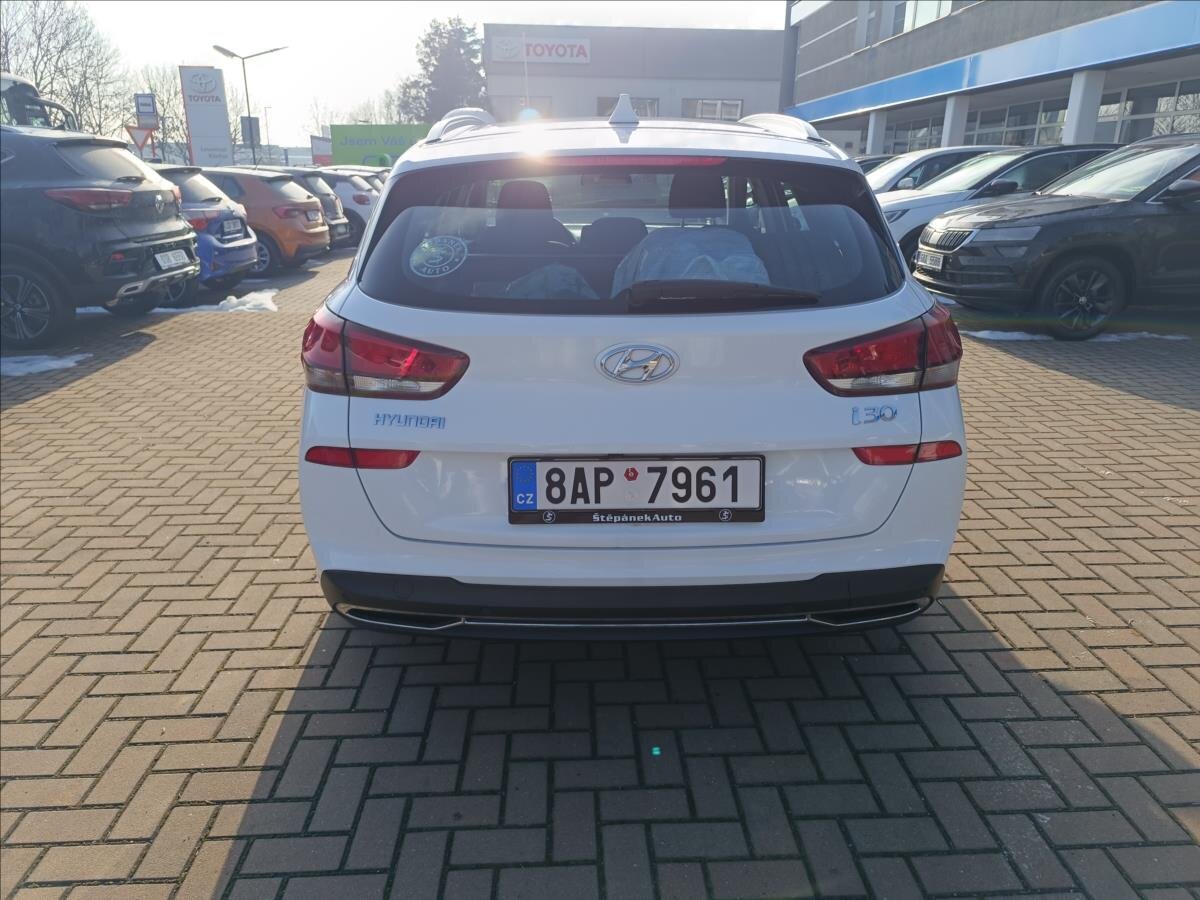 Hyundai i30 Kombi 998,0 88 kw
